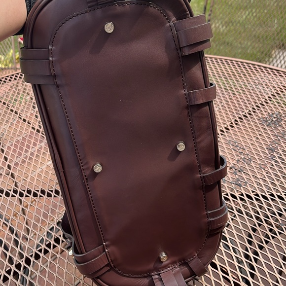 Pre-owned available
Exterior Color
Brown
Pattern
Checkered - Picture 5 of 10